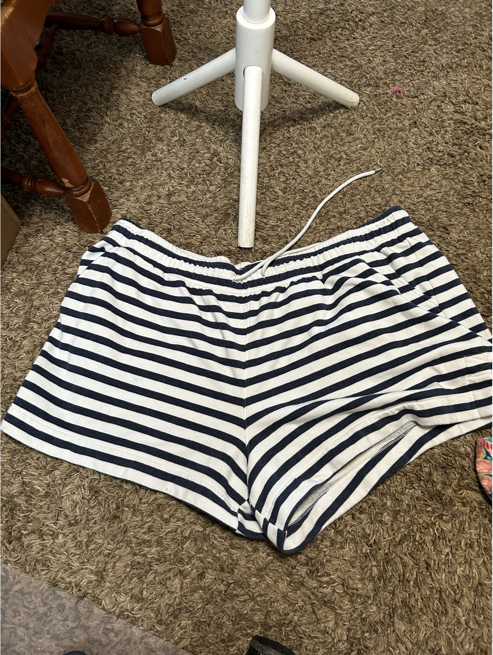 Universal Thread Women's Striped Shorts Size 3X Navy and White